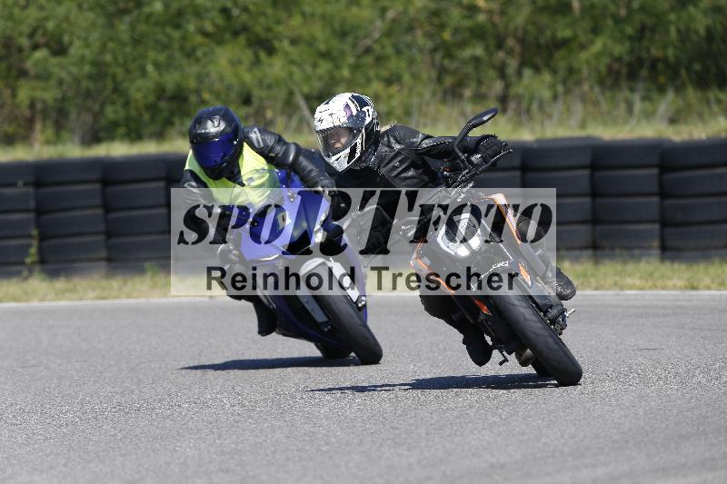 Archiv-2025/48 25.08.2025 Cornu Master School ADR/blau-bleu/0-1